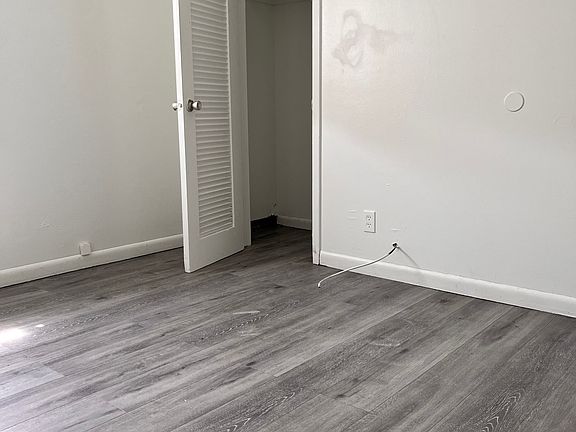 4th image of 384 Avenue N SW #1