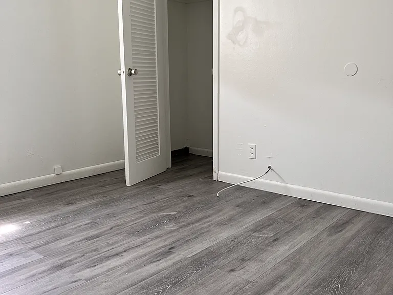 384 Avenue N #2 — Photo 10