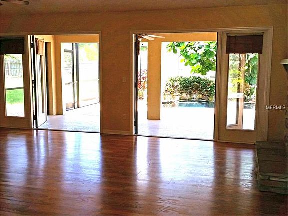 4th image of 10239 Northglen Dr
