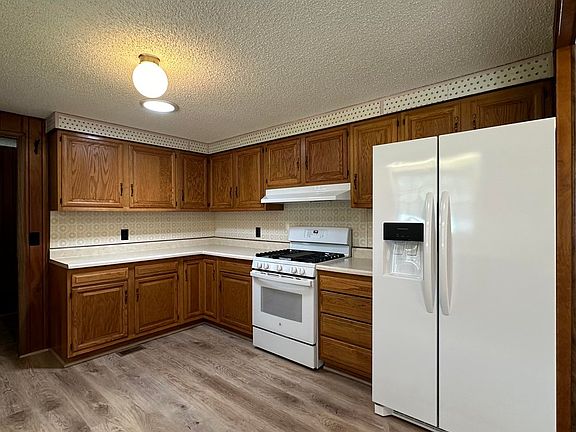2nd image of 220 Washington Ave #12