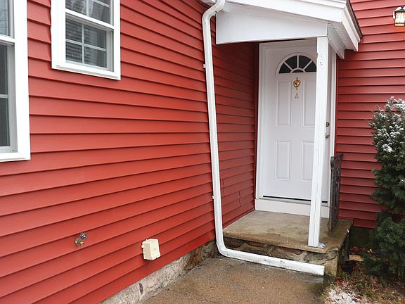 4th image of 121 East St APT A