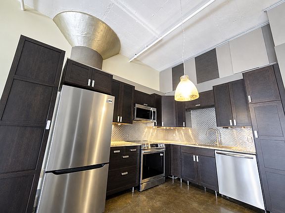 5th image of 500 Robert St #502