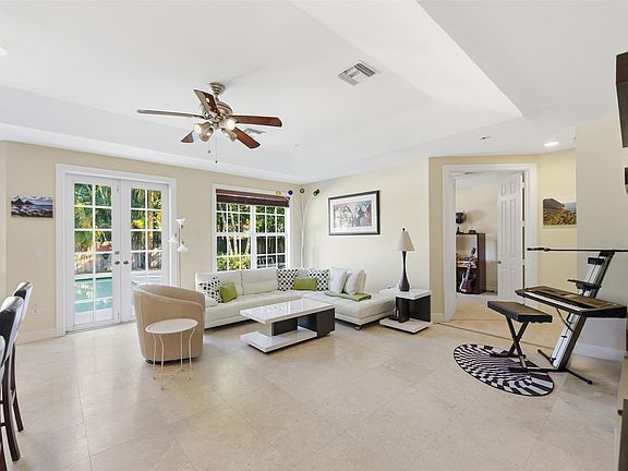 5th image of 1313 SW 18th Court