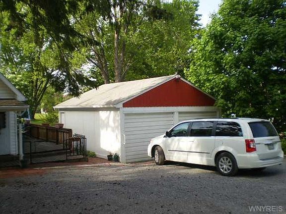 2nd image of 90 Old Orchard Dr