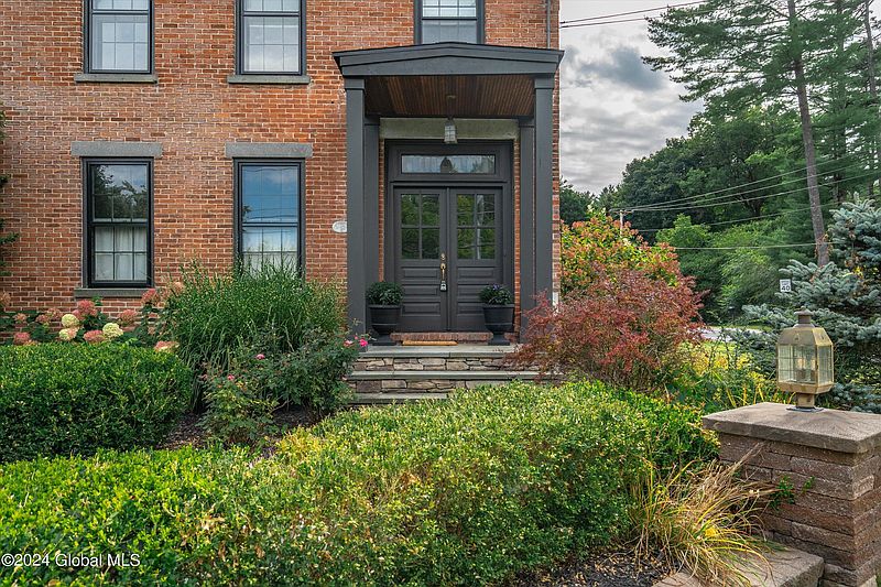 2nd image of 104 Brook Road