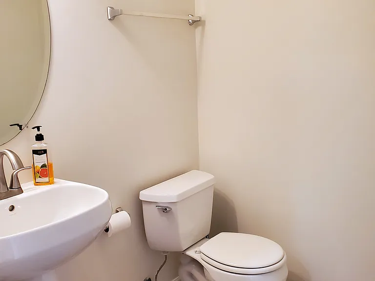 828 W Grace St #611 — Photo 18