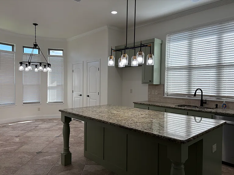 2206 Hartley Dr — Photo 7