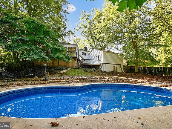 3rd image of 608 Wayward Dr