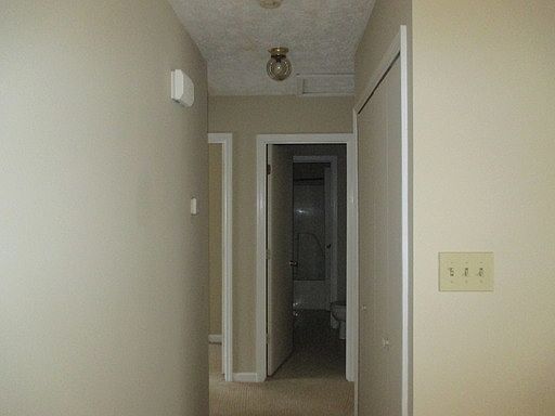 2nd image of 2000 Hyde Park Ln