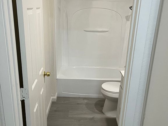 4th image of 9653 Alder Ave APT 1
