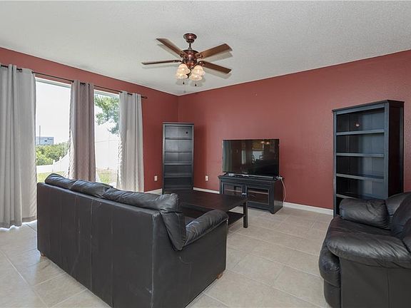 4th image of 428 Cotswold Cir