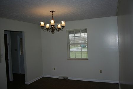 4th image of 607 Oak Dr