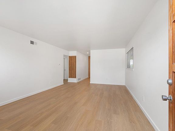 5th image of 3763 Christine St
