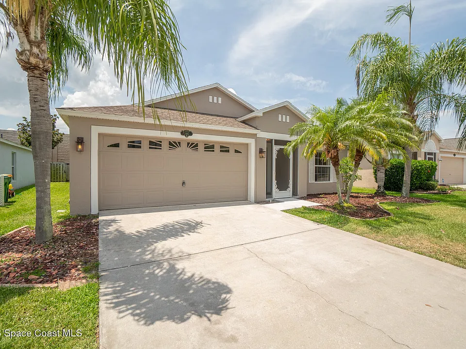 2467 Deercroft Dr