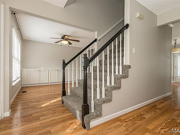 2nd image of 428 Chelsea Way Dr