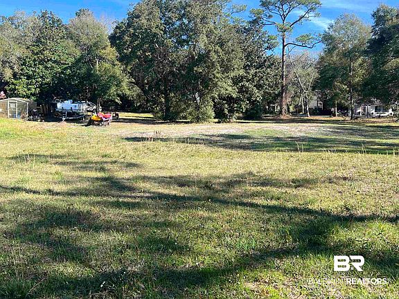 2nd image of 317 Magnolia Dr