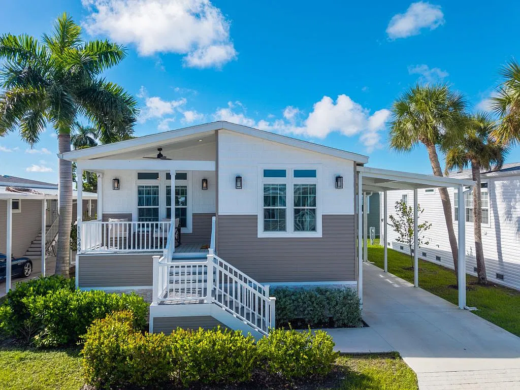 11549 Palm Dr — Photo 2