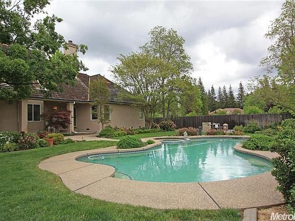 2nd image of 8221 Country Lake Dr