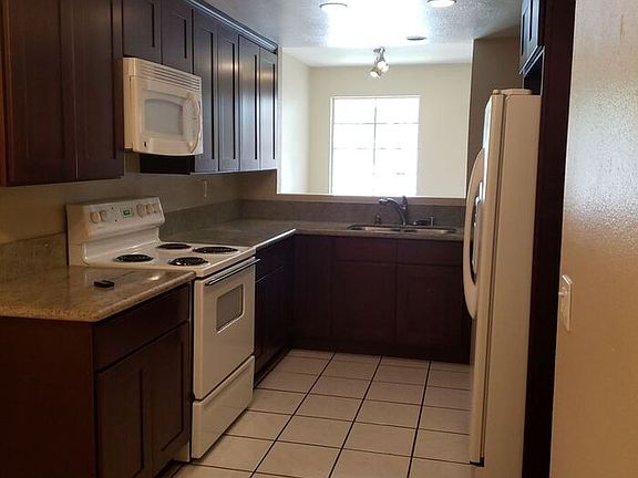 4th image of 3073 E Fox Run Way