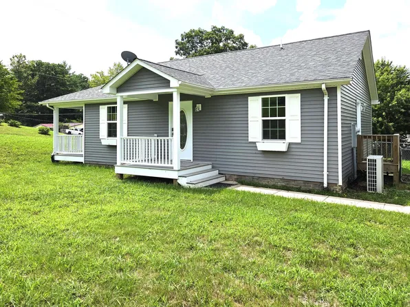 15 Hemlock St, Peterstown, WV 24963