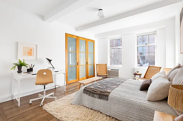 Sold by Compass | media 25