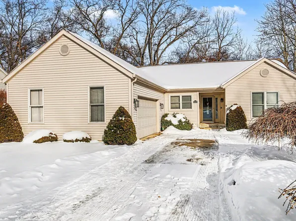 55370 Falling Water Dr, Elkhart, IN 46514