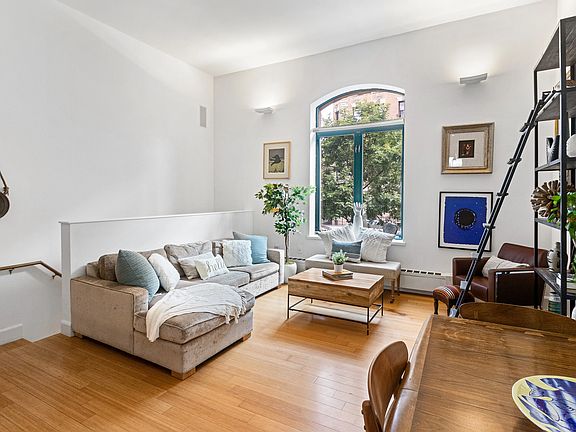 3rd image of 2056 5th Ave APT 2A