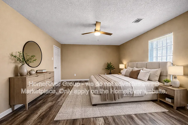 3 bed, 2.0 bath, 1250 sqft, $1,600 — Photo 2
