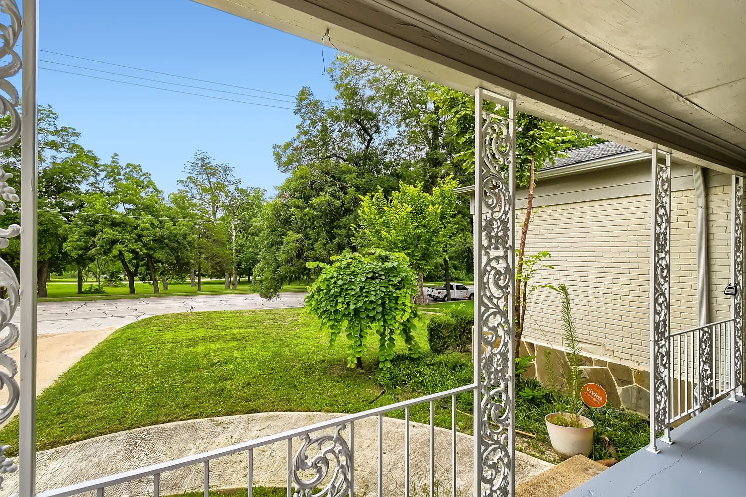 3 bed, 1885 sqft, $2,800 — Photo 4