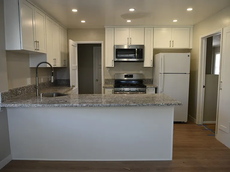 16966 Los Reyes Ave — Photo 7