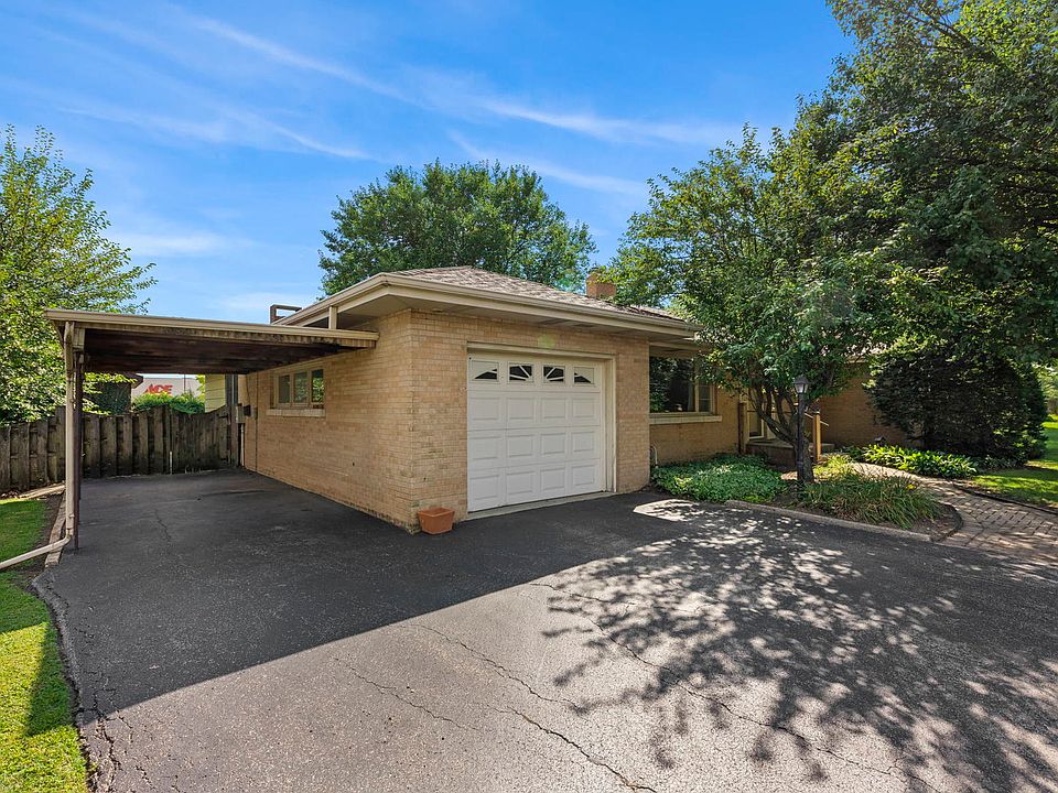 1125 E Division St, Coal City, IL 60416 Zillow