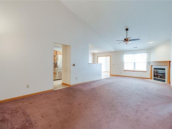 4th image of 3069 Somerset Dr