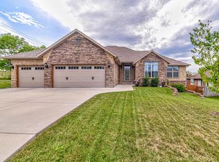 901 N 19th Ave, Ozark, MO 65721