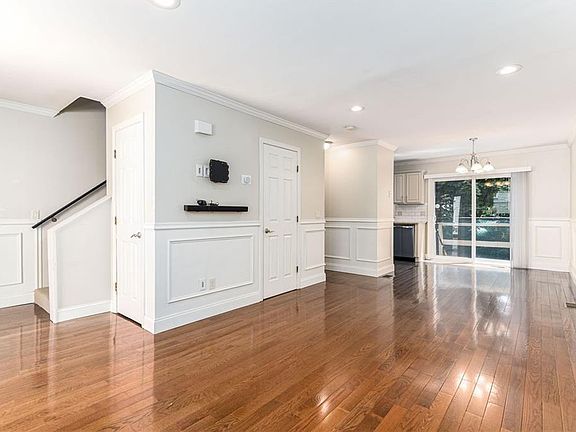 4th image of 169 Courtland St APT 6