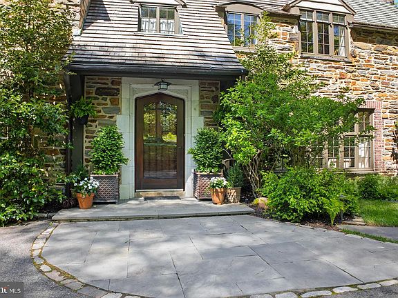 4th image of 317 Airdale Rd
