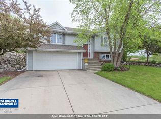 715 Edgewood Dr, Green Bay, WI 54302