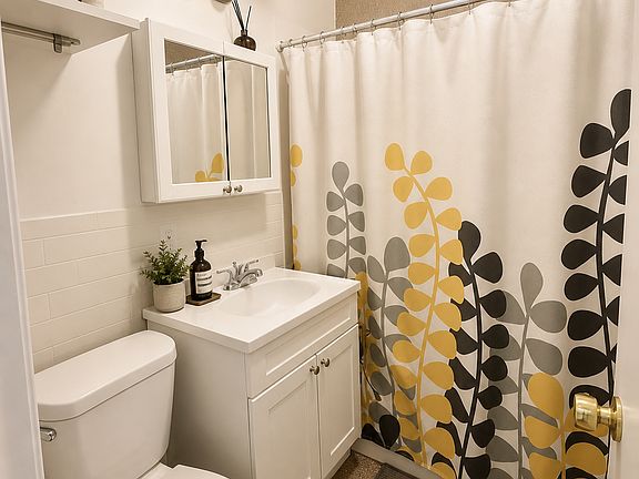 5th image of 134 W 70th St APT 9
