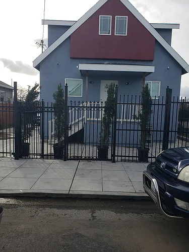 649 9th St Photo 1