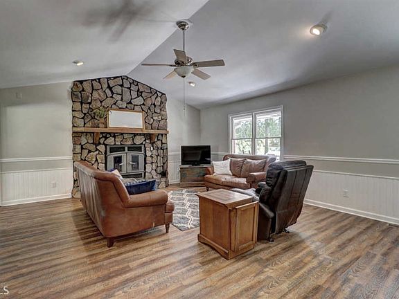 4th image of 5099 Skyline Dr