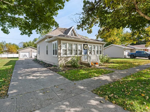 313 S Main St, Baxter, IA 50028
