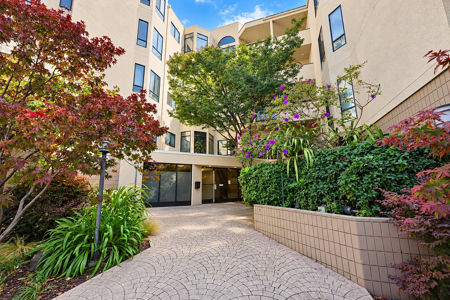 1 bed, 820 sqft, $2,595 — Photo 1