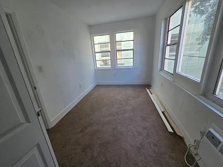959 Vizcaya Apartments / Brick Five — Photo 9