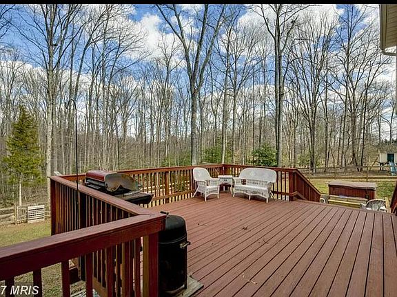 4th image of 12 Cherry Hill Dr