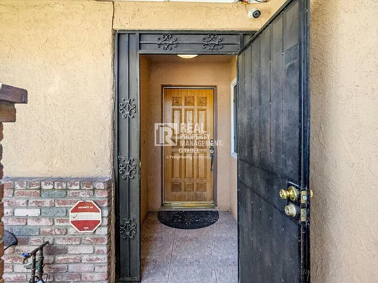 16653 Mallory Dr — Photo 9