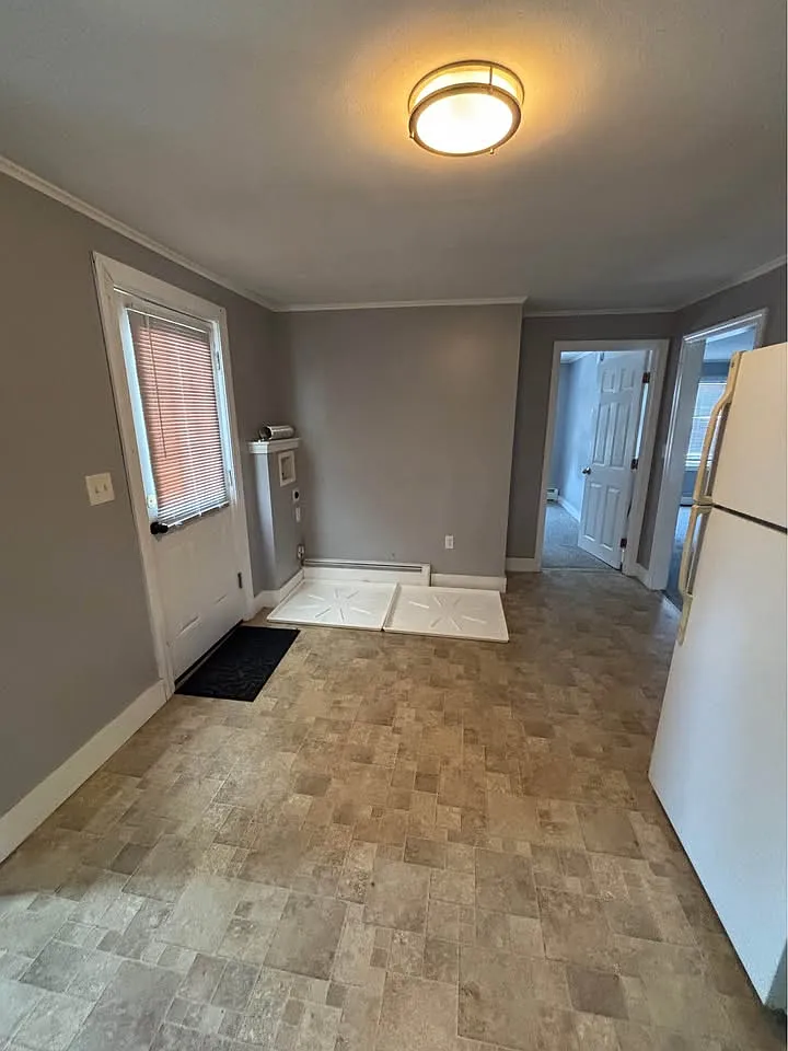 2 bed, 800 sqft, $2,100 — Photo 1