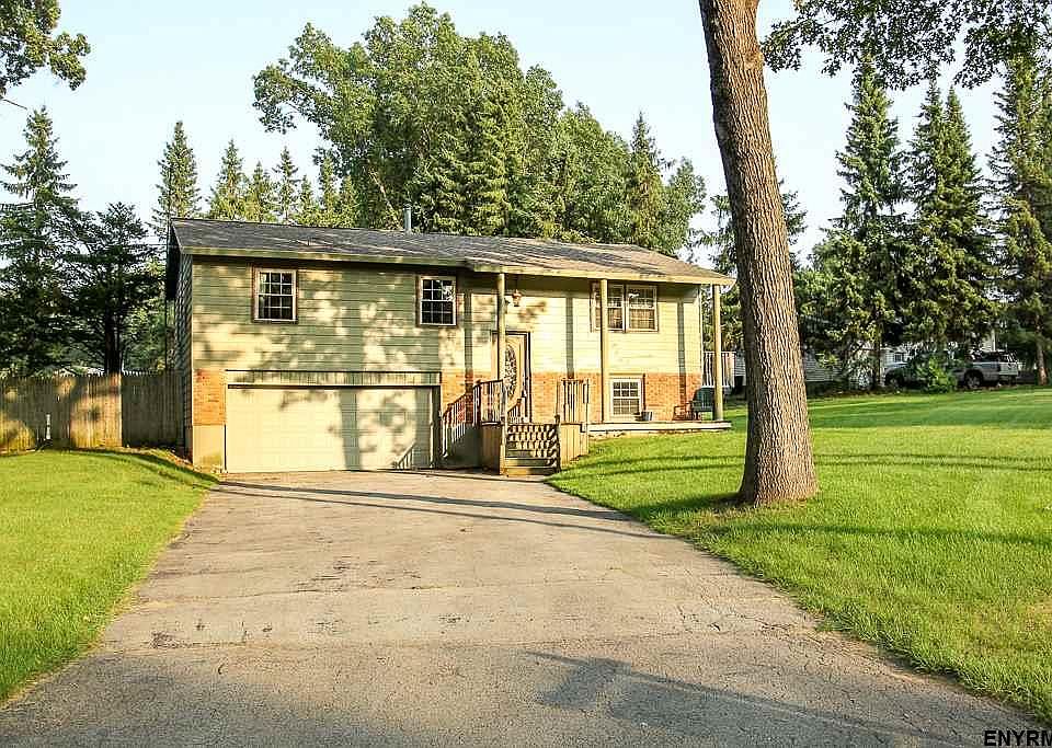 1st image of 30 Fawn Dr