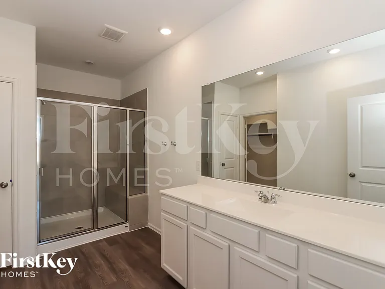 7307 Hillside Ave — Photo 9