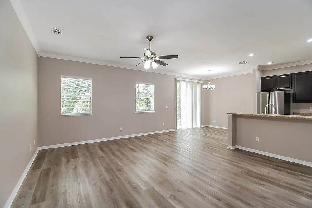 3 bed, 2.0 bath, 1792 sqft, $1,930 — Photo 3