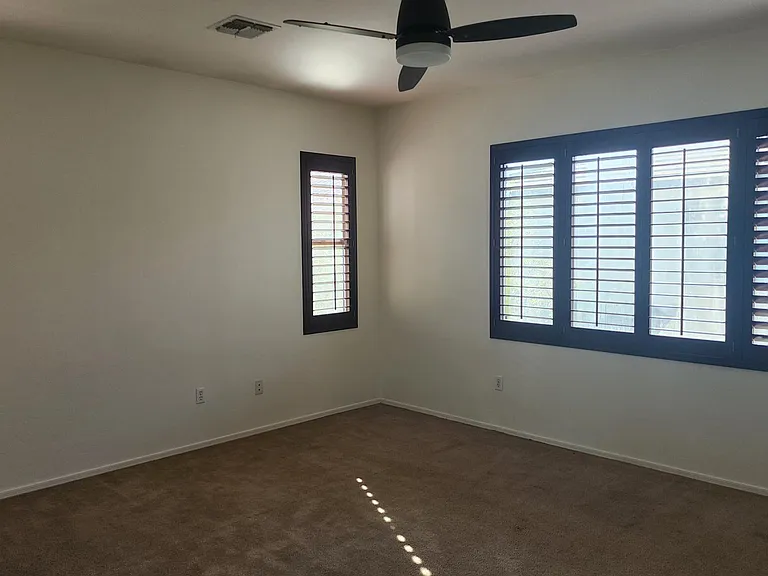 504 E Calle Escora — Photo 11