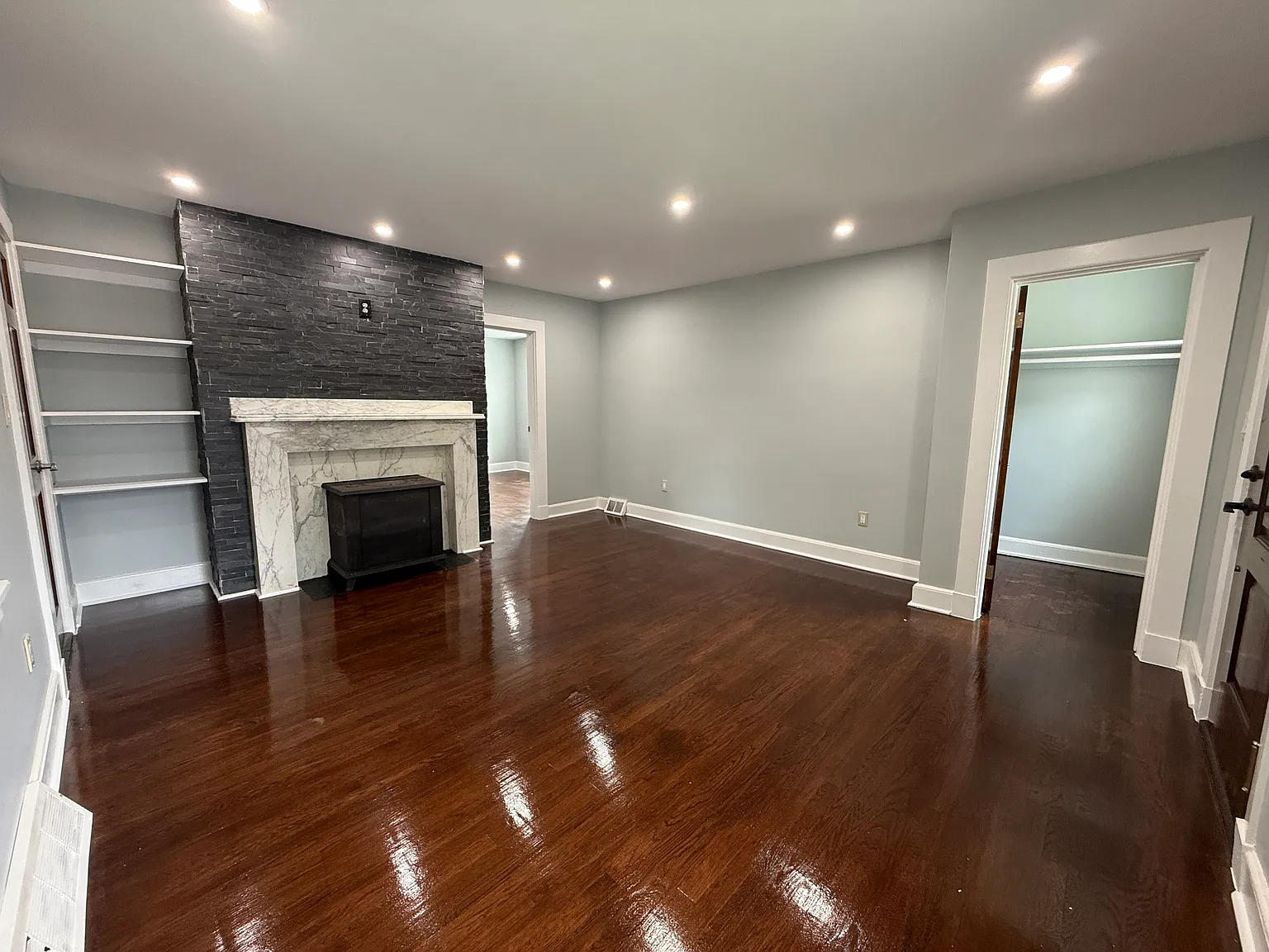2 bed, 1094 sqft, $2,250 — Photo 3